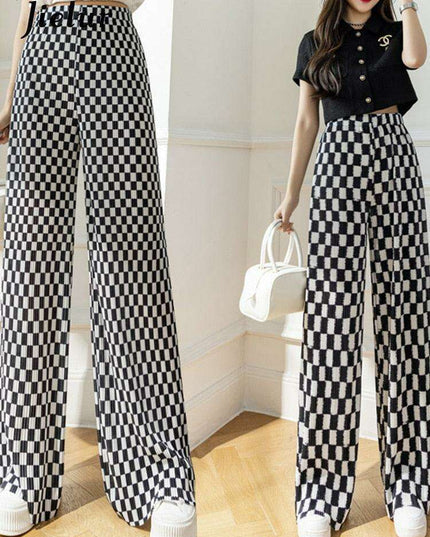 Trendy Black Checkerboard Wide-Leg Trousers for Petite Women in Korean Street Style