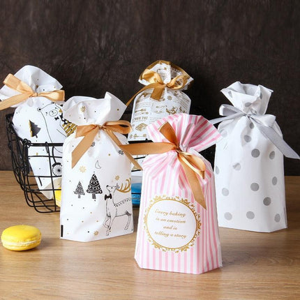 Santa's Festive Treats Gift Bag Set - 5-Piece Collection