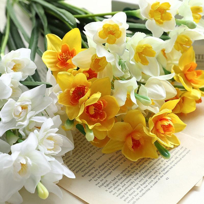 Silk Narcissus Flower Bouquet: Timeless Elegance for Refined Interiors