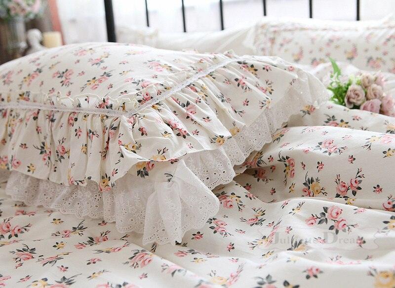 Elegant White Lace Ruffle Pillowcase - Luxury European Design
