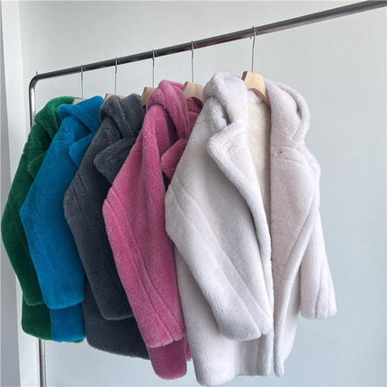 Luxurious Shearling Fur Jacket - An Icon of Elegance and Comfort