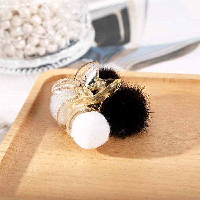 Elegant Plush Rabbit Hairball Shark Clip Claw - Stylish Hair Accessory