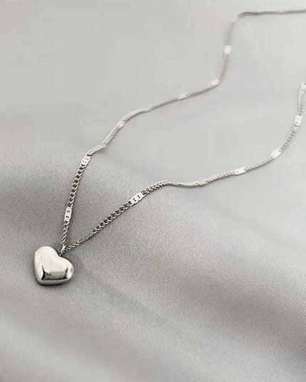 Chic Minimalist Heart Pendant Necklace: Japanese and Korean Inspired Jewelry for Effortless Elegance