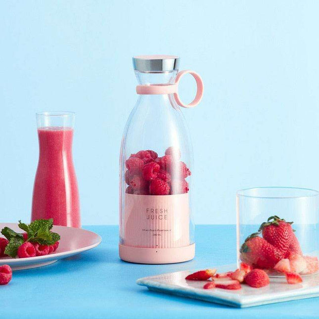 Portable USB Smoothie Maker for Fresh Drinks Anywhere