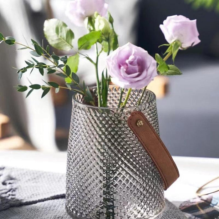 Retro Glass Vase: Elegant Home Décor Accent - Stylish Hydroponic Flower Display