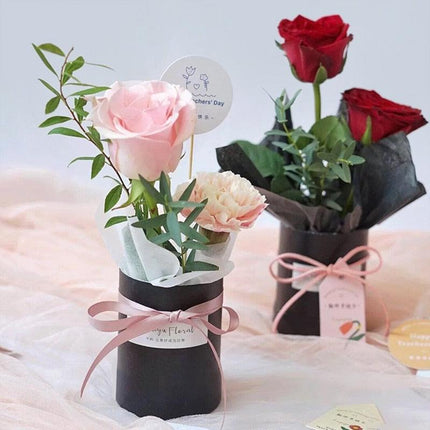 Chic Floral Presentation Set: Mini Round Rose Box Collection for Celebrations