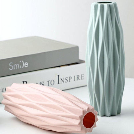 Nordic Elegance: Premium White Plastic Vase for Stylish Home Decor