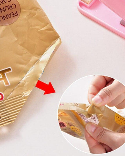 FreshKeeper Elite: Advanced Portable Snack Sealer with Airtight Technology