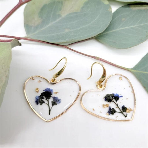 Enchanting Heart-Shaped Resin Earrings with Forget-Me-Not Flowers - Unique Graduation & Valentine's Day Gift Option