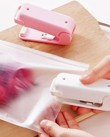 FreshKeeper Elite: Advanced Portable Snack Sealer with Airtight Technology