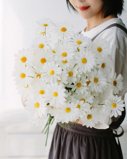 Radiant Daisy Dream - Exquisite Floral Elegance