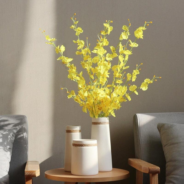 Elegant Ceramic Vase with Contemporary Hemp Rope Detail for Stylish Home Decor