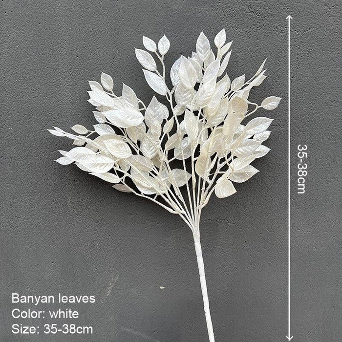 Elegant Golden Maple Leaf Home Decor Accent - Stunning Decorative Piece