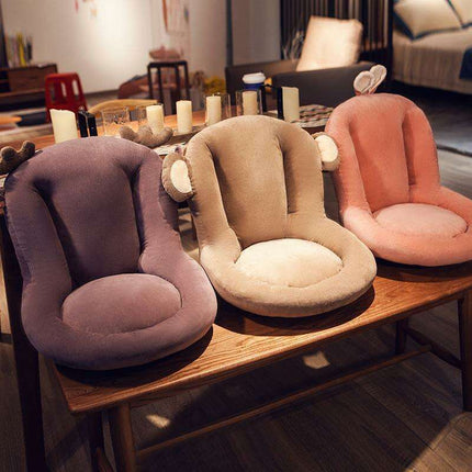 Cozy Bay Window Reading Chair for Enhanced Bedroom Comfort