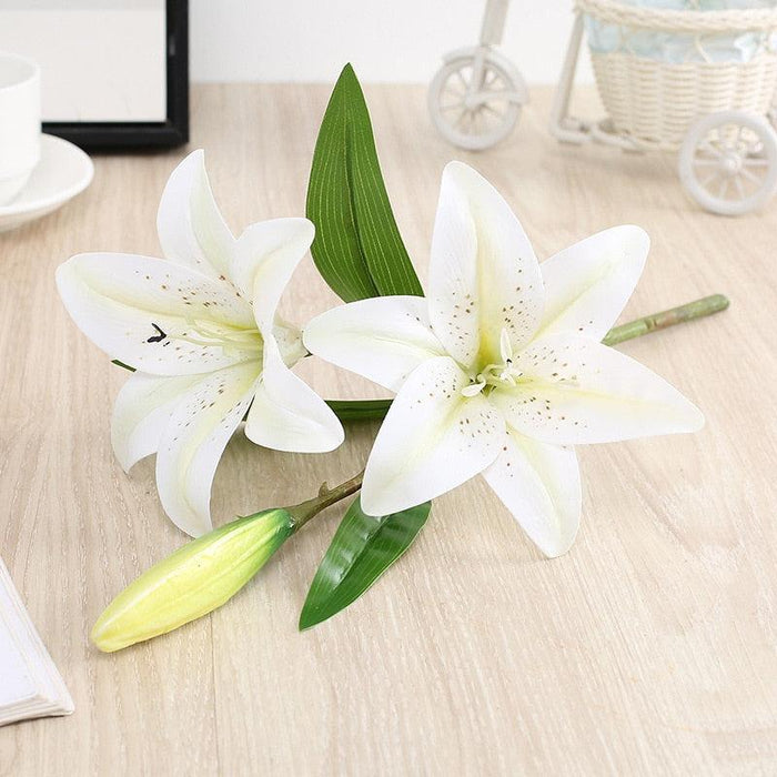 Graceful Lily Bouquet for Various Environments