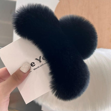 Luxurious Plush Faux Fur Rabbit Hair Claw Clip: Fashionable Hair Accessory for Modern Women