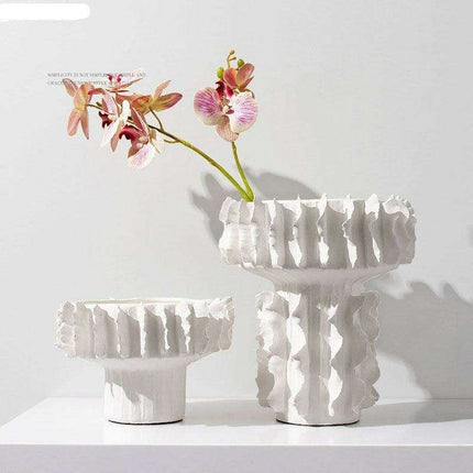 Elegant Thread-Design Ceramic Vase - Chic Accent for Home and Office Decor