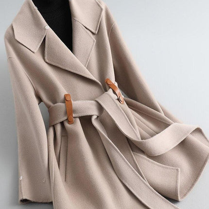 Lavish Cashmere and Fox Fur Winter Coat - A Statement of Timeless Elegance