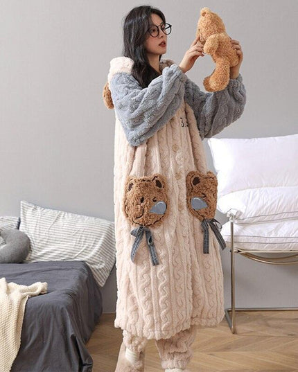 Cozy Elegance: Plush Coral Velvet Women's Bathrobe for Winter Relaxation