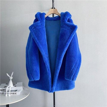 Luxurious Shearling Fur Jacket - An Icon of Elegance and Comfort