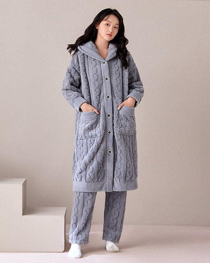 Cozy Elegance: Plush Coral Velvet Women's Bathrobe for Winter Relaxation