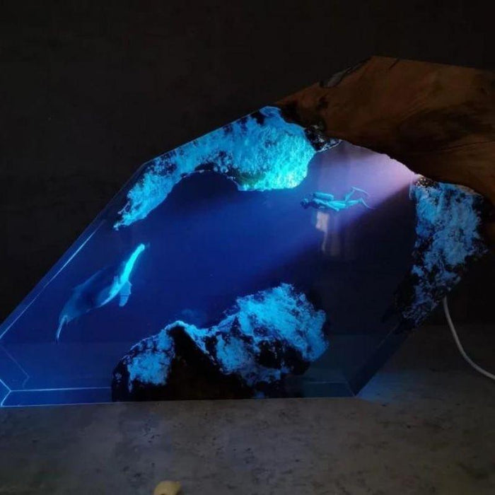 Deep Sea Explorer Resin Lamp - Oceanic Desk Light for Underwater Enthusiasts