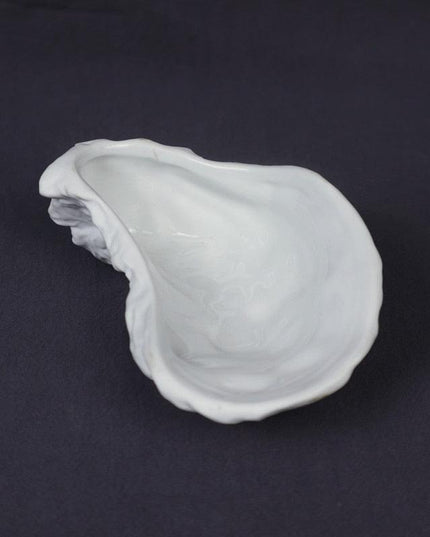 Sophisticated Japanese Ceramic Oyster Serving Plate - A Touch of Elegance for Your Culinary Creations