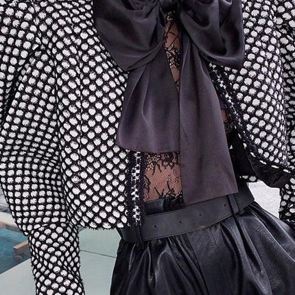 Elegant Plaid Ruched Coat: A Fashion Statement for the Discerning Trendsetter