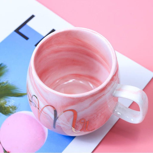 Stay Cozy with Flamingo Ceramic Travel Mugs - Cute Cat Foot Insulated Design - Très Elite