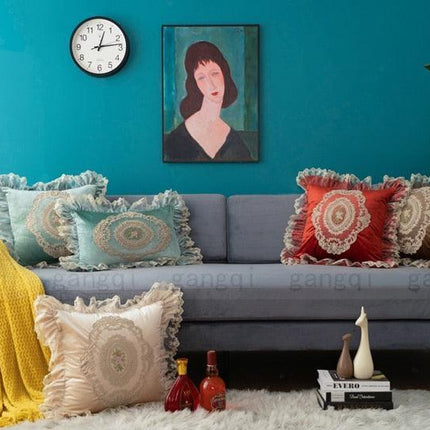 Elegant Vintage Lace Cushion Cover - Timeless Home Decor Piece