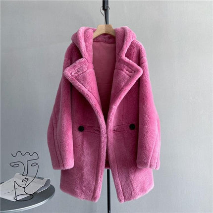 Luxurious Shearling Fur Jacket - An Icon of Elegance and Comfort