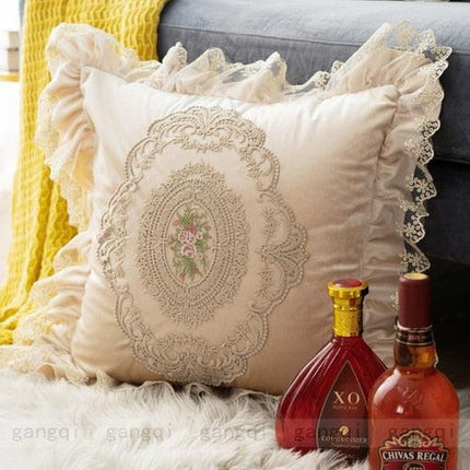 Elegant Vintage Lace Cushion Cover - Timeless Home Decor Piece
