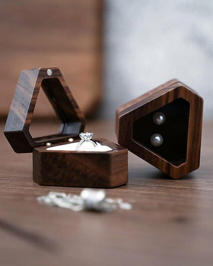 Elegant Velvet-Lined Wooden Ring Box - Ideal for Proposals and Jewelry Storage