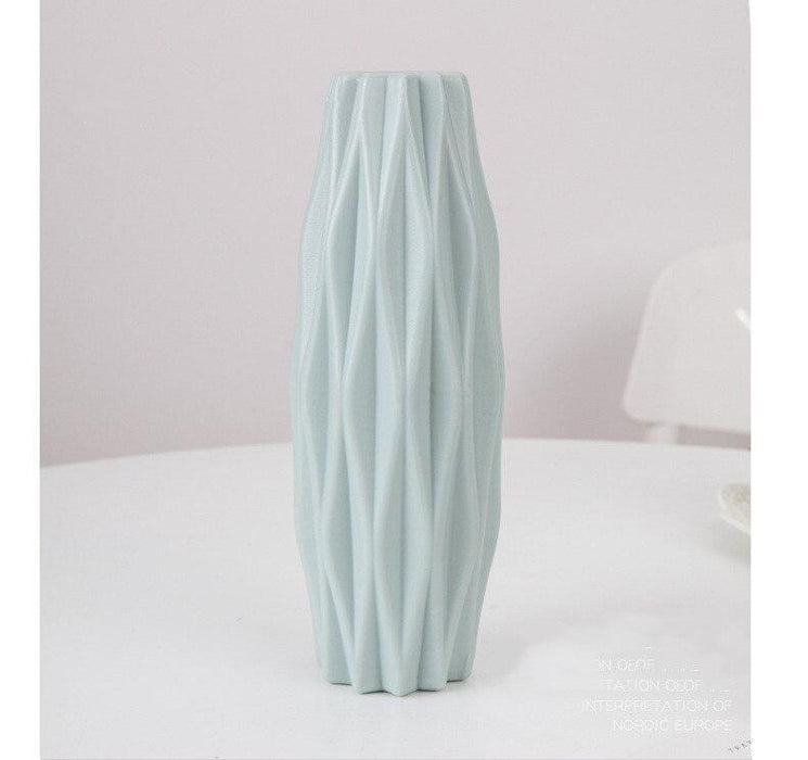 Elegant Nordic-Inspired Plastic Flower Vase with Ceramic Finish
