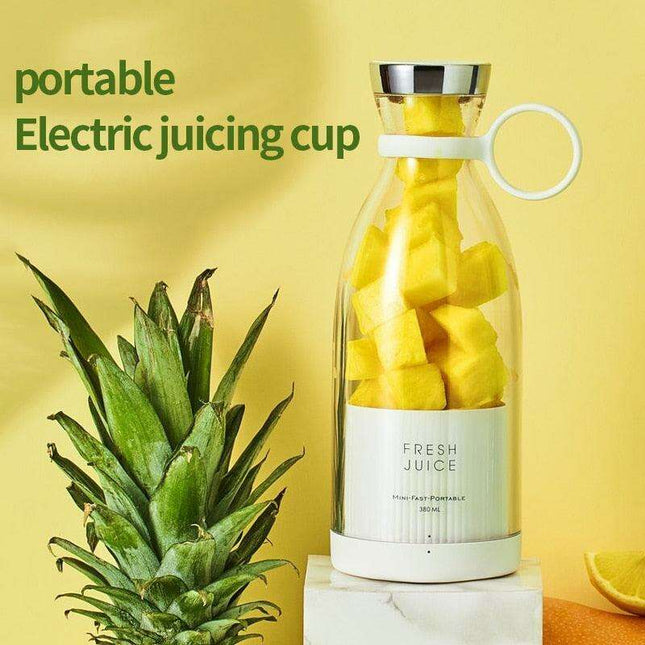 Portable USB Smoothie Maker for Fresh Drinks Anywhere
