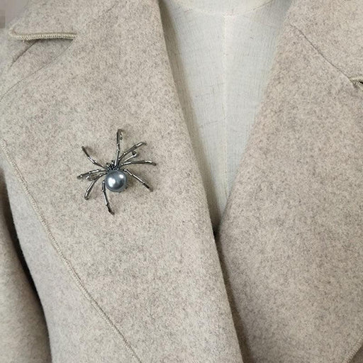 Exaggerated black white spider creative brooch men women party clothes scarf accessories pin brooches gift-0-Très Elite-Black-Très Elite