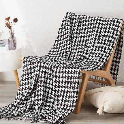 Elegant Houndstooth Plaid Cotton Knit Throw Blanket - Timeless Home Accessory