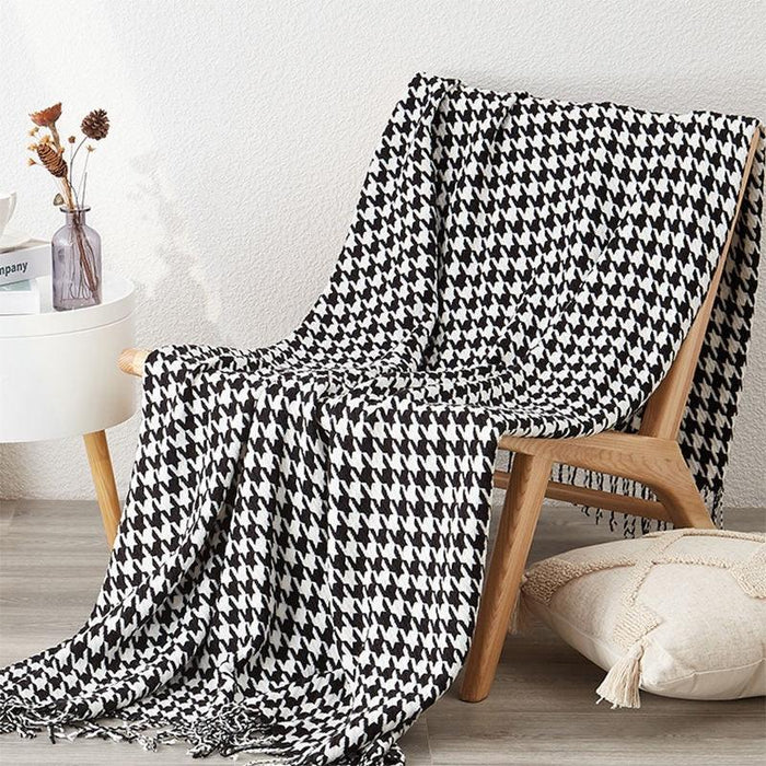 Classic Houndstooth Plaid Cotton Knitted Throw Blanket - Soft and Cozy for Bed or Sofa Decor