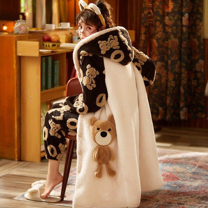 Cozy Elegance: Plush Coral Velvet Women's Bathrobe for Winter Relaxation