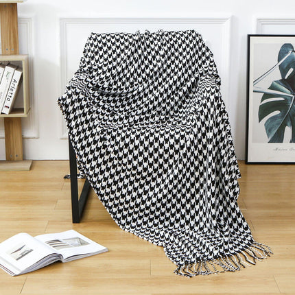 Elegant Houndstooth Plaid Cotton Knit Throw Blanket - Timeless Home Accessory