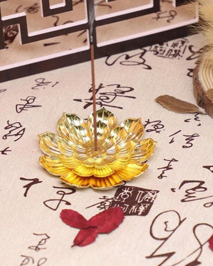 Serene Lotus Alloy Incense Holder: Aromatherapy Diffuser for Tranquil Spaces