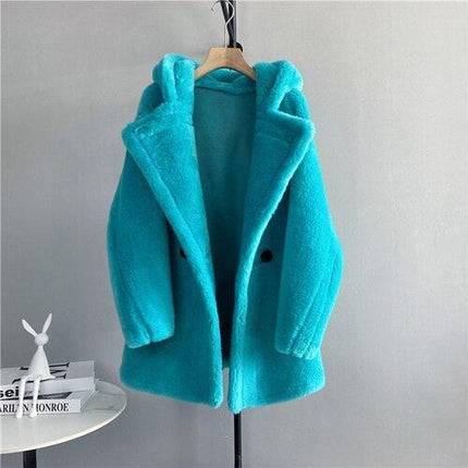 Luxurious Shearling Fur Jacket - An Icon of Elegance and Comfort