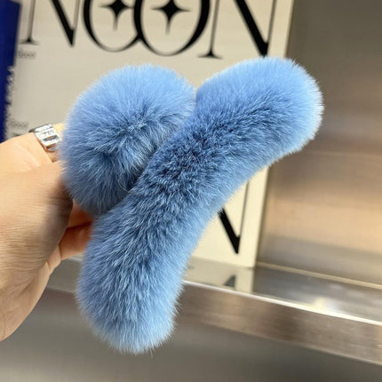Luxurious Plush Faux Fur Rabbit Hair Claw Clip: Fashionable Hair Accessory for Modern Women