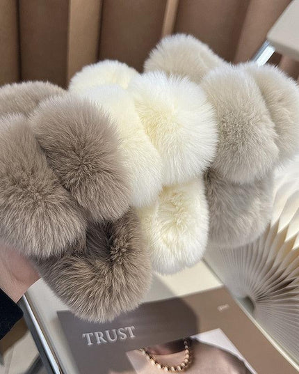 Luxurious Plush Faux Fur Rabbit Hair Claw Clip: Fashionable Hair Accessory for Modern Women