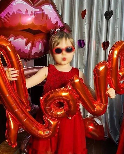 Romantic Red Heart Foil Balloon: Heartfelt Love Letter Design for Unforgettable Celebrations