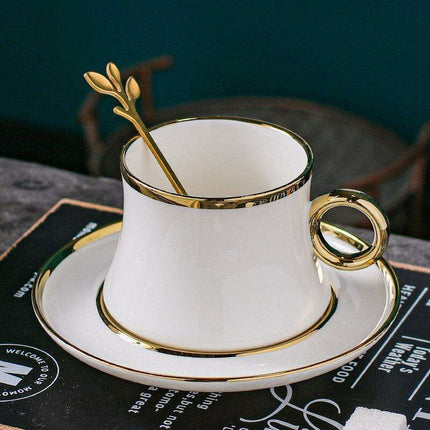 Elegant Mediterranean Floral Tea Mug with Gold Detailing