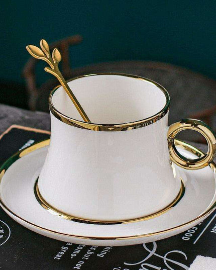 Elegant Mediterranean Floral Tea Mug with Gold Detailing