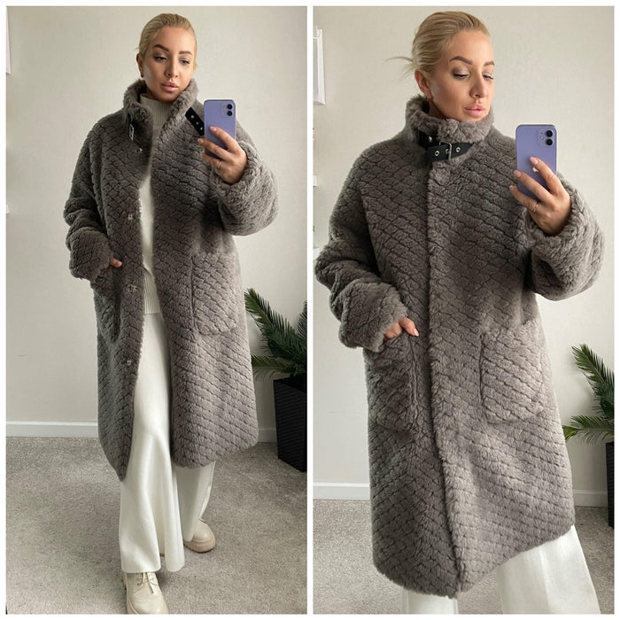 Luxurious Women's Wool Fur Overcoat: The Ultimate Blend of Style and Warmth