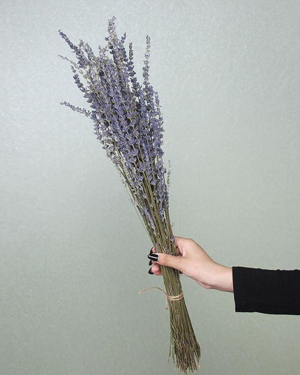 Elegance in Bloom: Exquisite Dried Lavender Bouquet for Weddings and Home Aesthetics