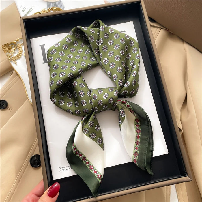 Silk-like Leopard Print Scarf – Fashionable, Versatile, and Luxurious